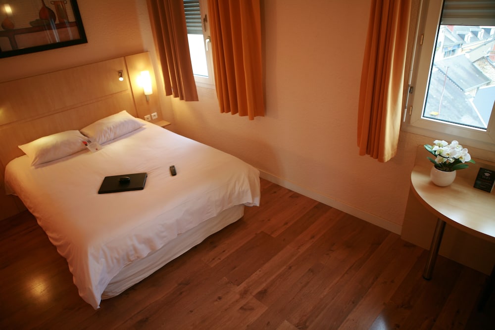 ibis Chateauroux 28/52