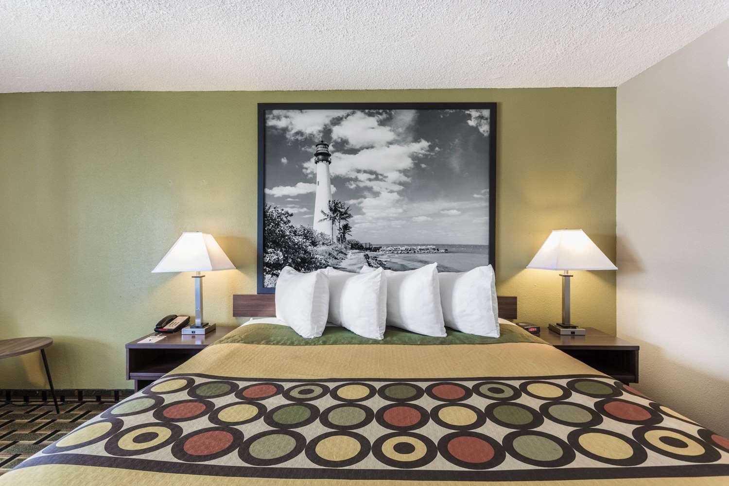 Super 8 by Wyndham Ocala I-75 29/56