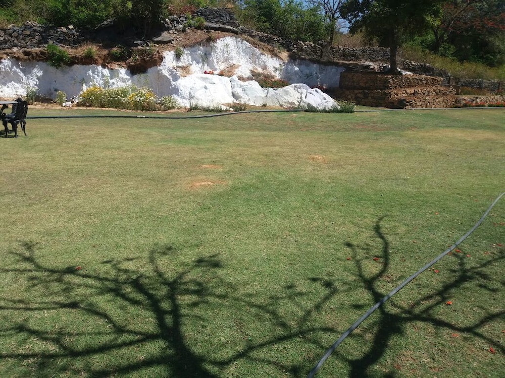 Hotel Toppers Corner Mount Abu 57/67
