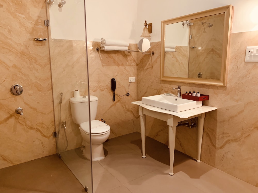 The Elgin Fairlawn Kolkata 20/60