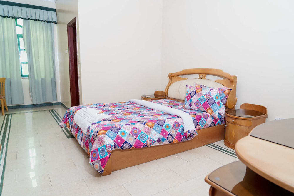 Luxury 2-Bdrm Apartment In Oysterbay 13/50