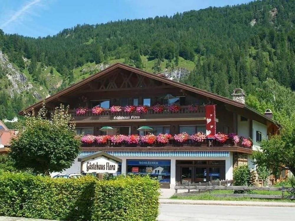 Gästehaus Flora 2/50
