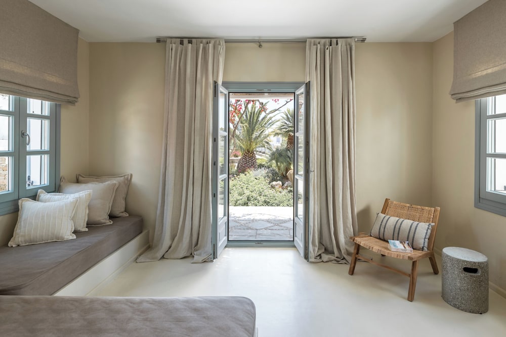 Verina Suites 11/50