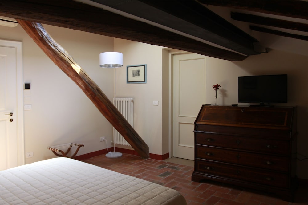 Casa Isolani Santo Stefano 17/48