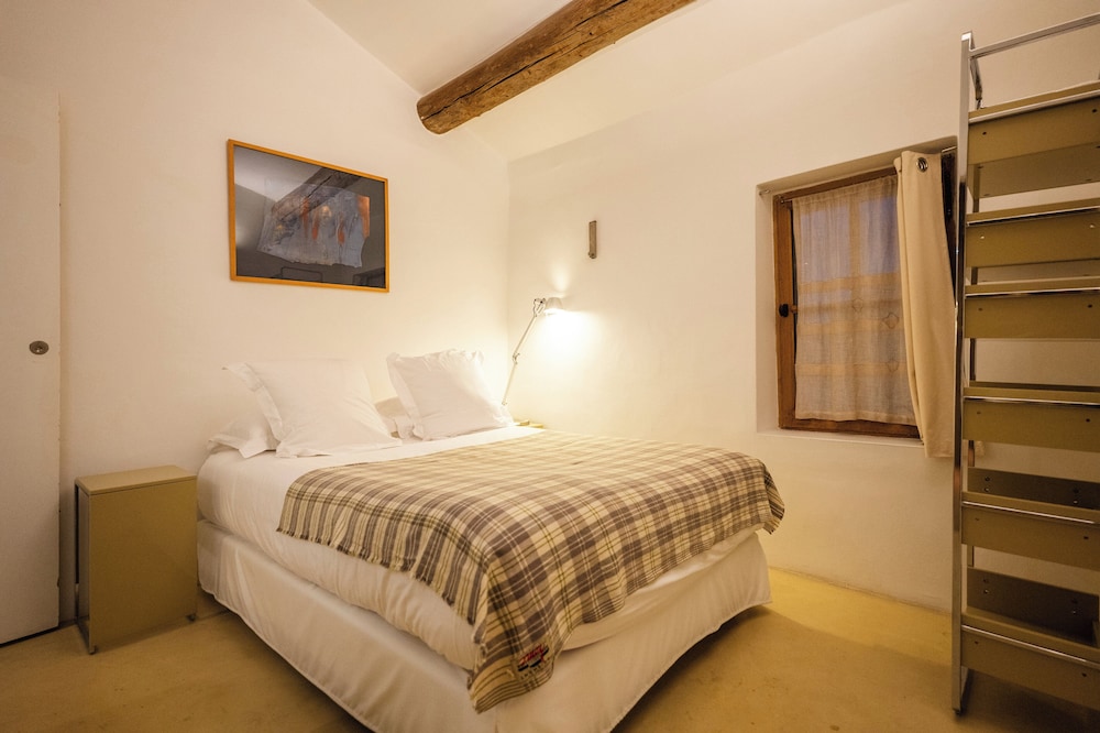 Le Galinier Lourmarin, a Beaumier Guesthouse 16/50
