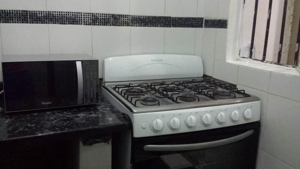 Aarony House Hotel 8/50