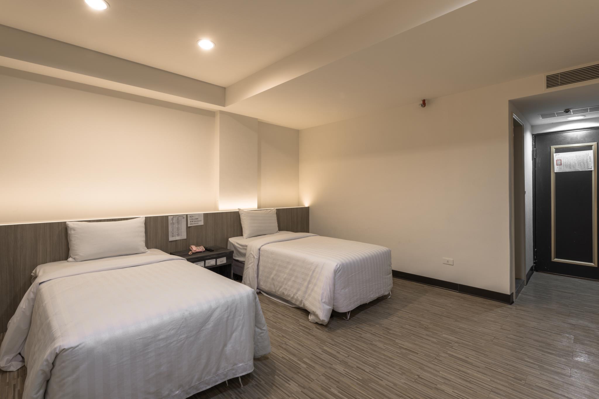 Room, Twin Beds
