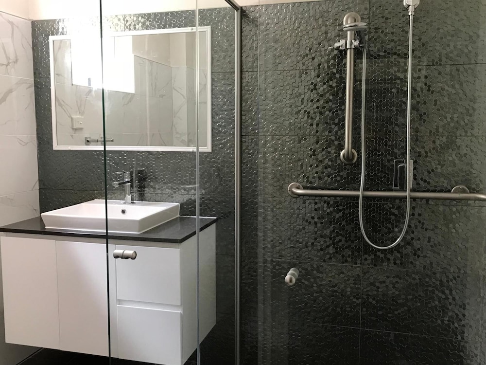 MOLLYMOOK PARADISE HAVEN MOTEL 16/39