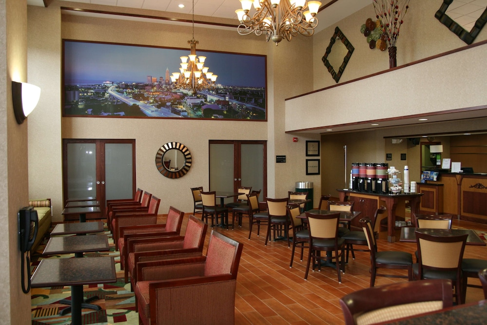 Hampton Inn & Suites Cleveland-Mentor 37/45