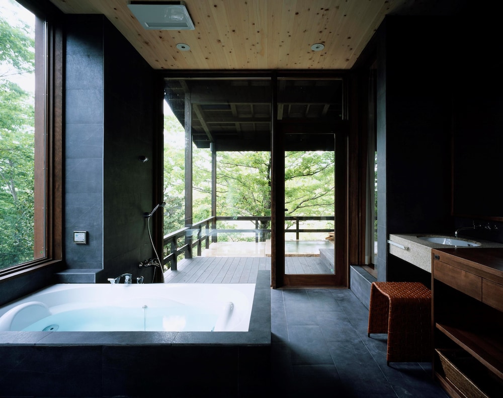 Hoshino Resorts Kai Aso 50/50