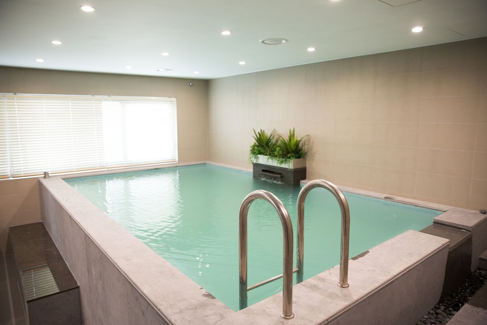 Mate Hotel Bundang 33/50