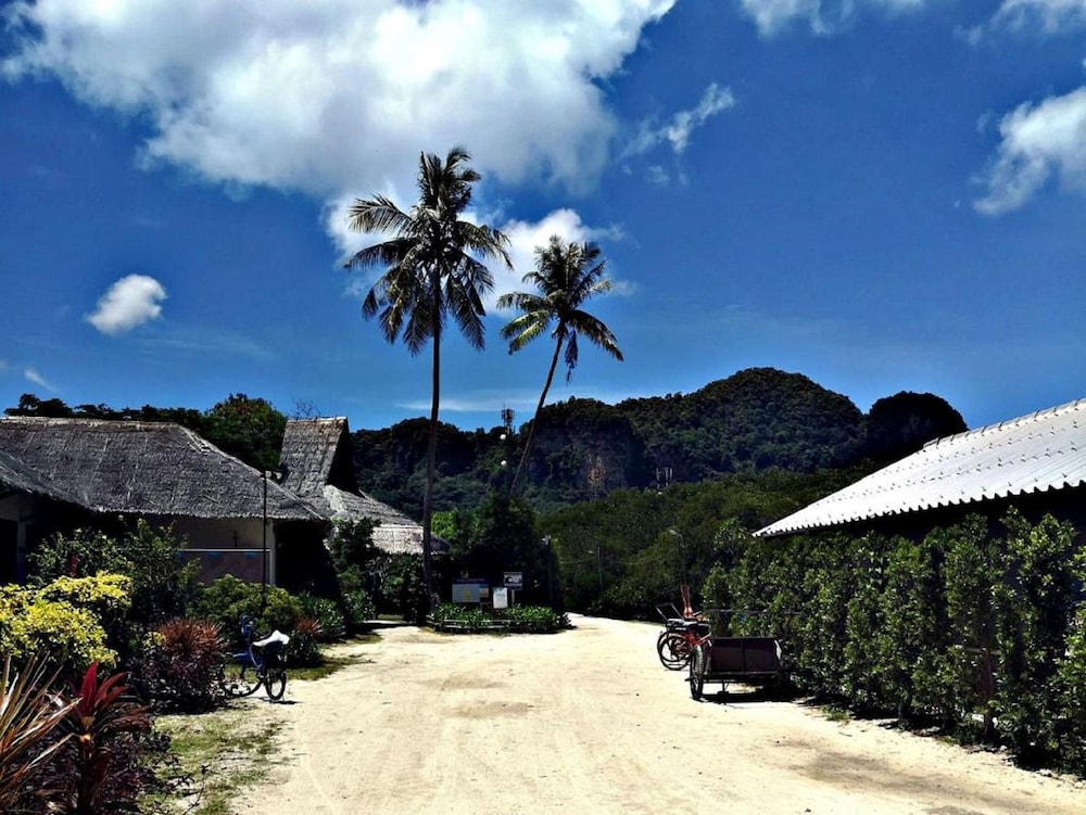 PHI PHI BA KAO BAY RESORT 39/50