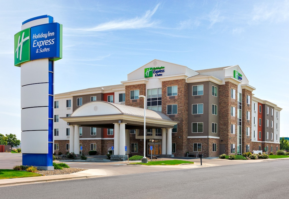 Holiday Inn Express Hotel And Suites Ontario 1/61