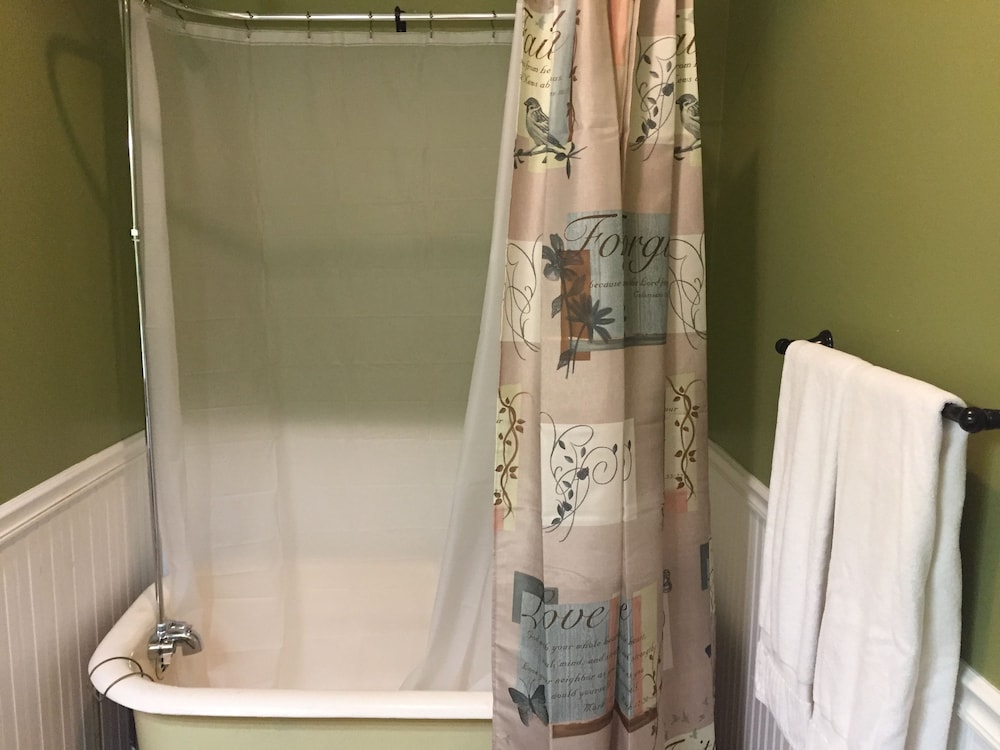 White Oak Manor Bed Breakfast 16/44