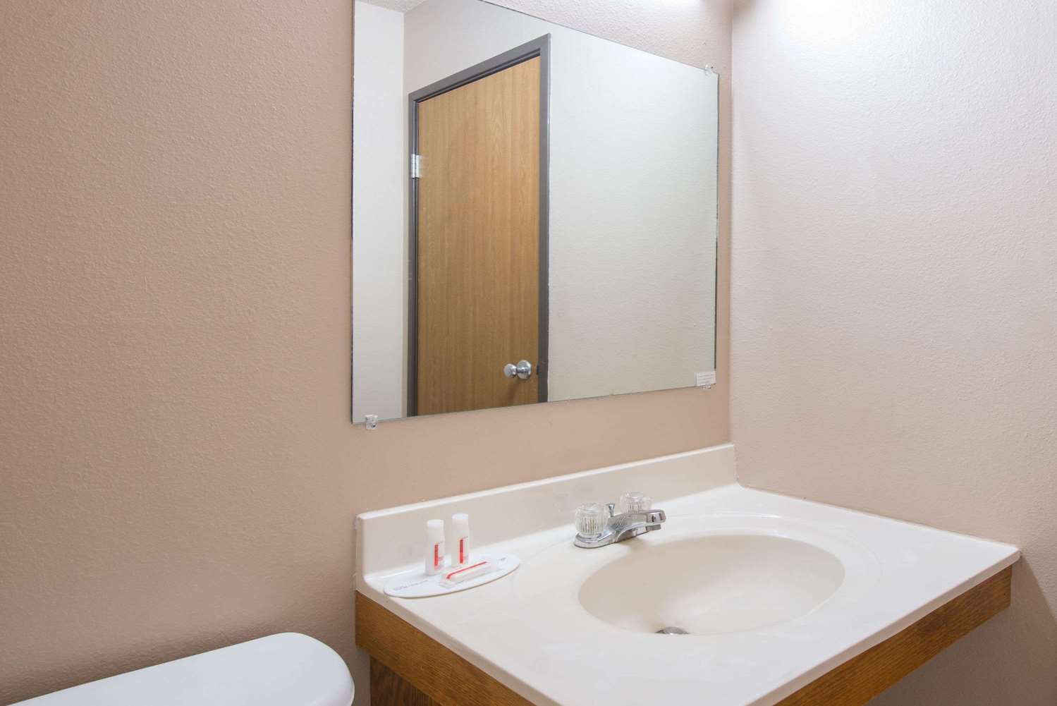 Super 8 By Wyndham Abilene Ks 6/6