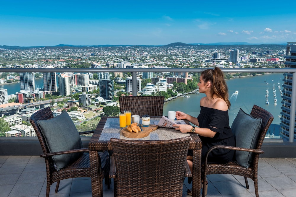 Oaks Brisbane Aurora Suites 53/74