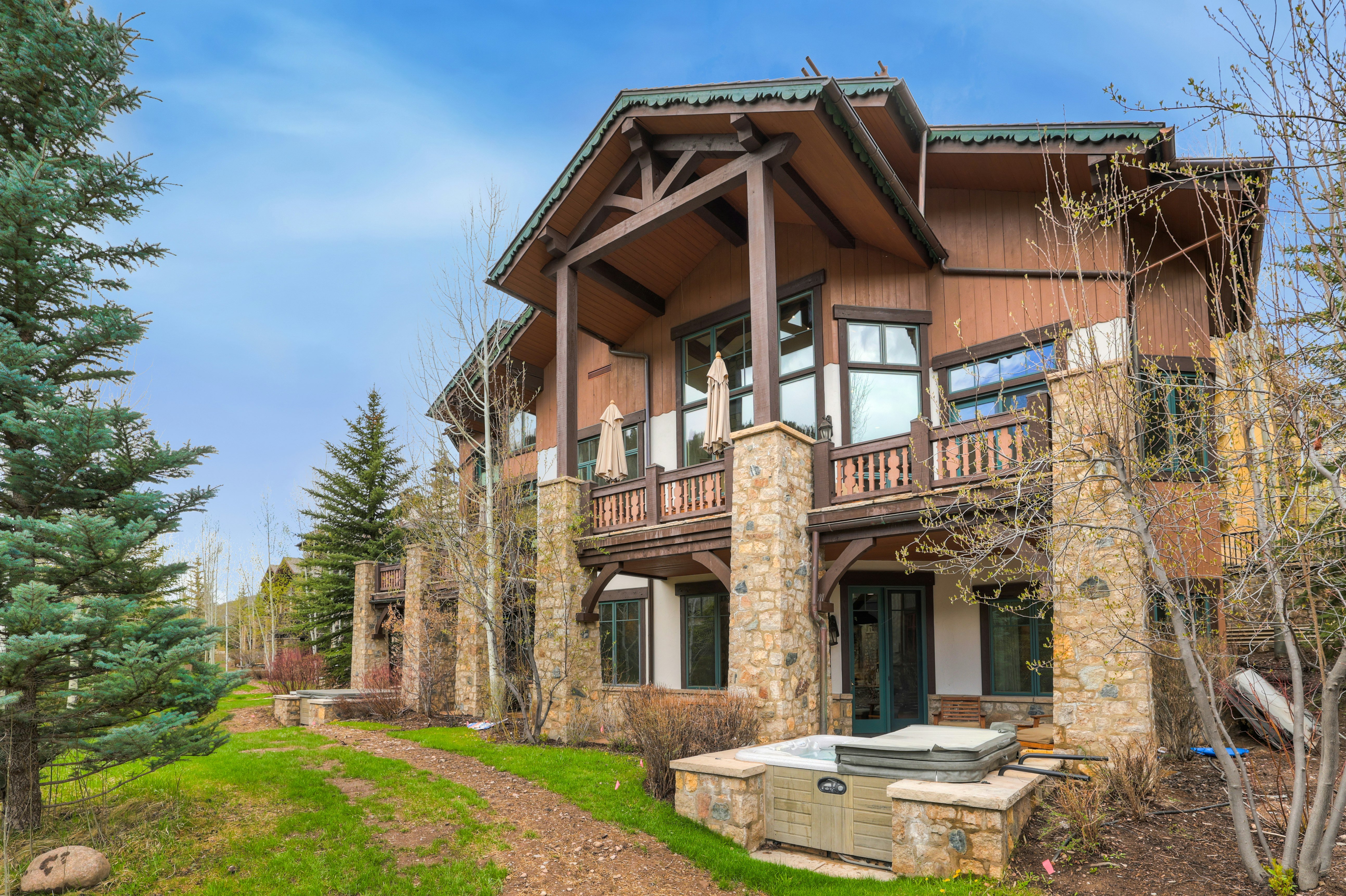 Vail Resorts' Legendary Lodging at Ritz-Carlton Residences 3/50