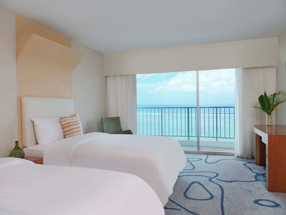 Crowne Plaza Resort Guam 38/95