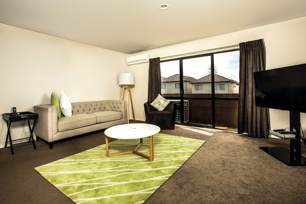 Edit Auckland Greenlane 37/62