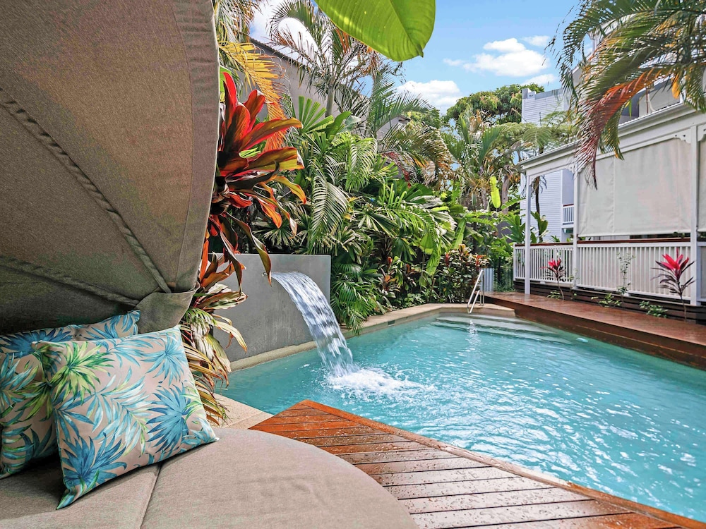 Mantra on the Inlet Port Douglas 46/50