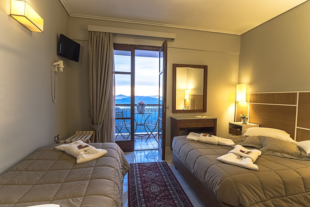 Fedriades Hotel 34/77