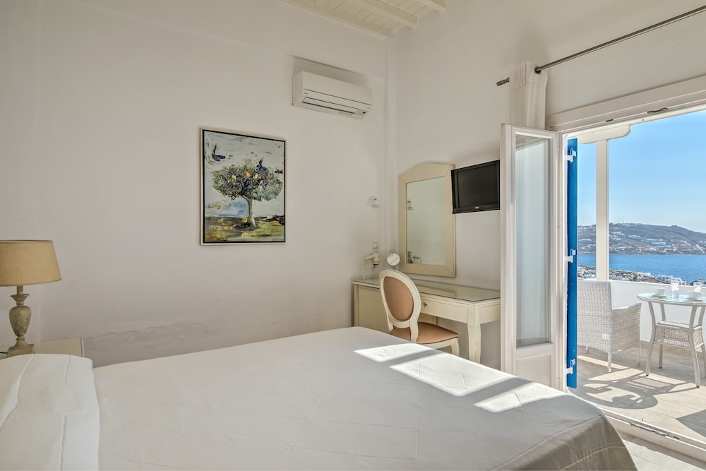 ROOM, SINGLE