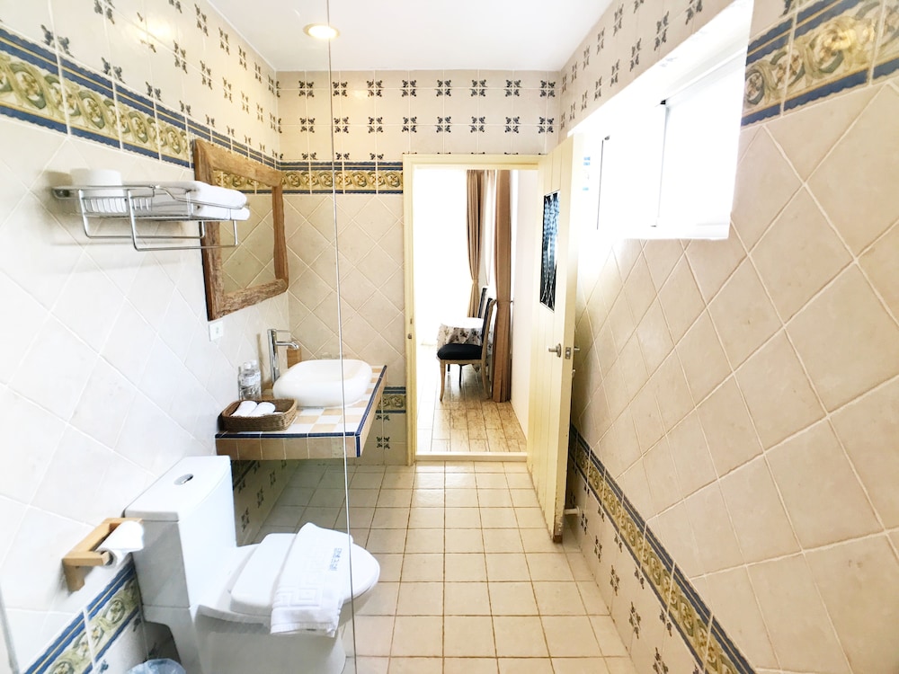 Spoondrift Hostal 47/49