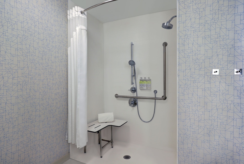 Holiday Inn Express Kingston West 15/60