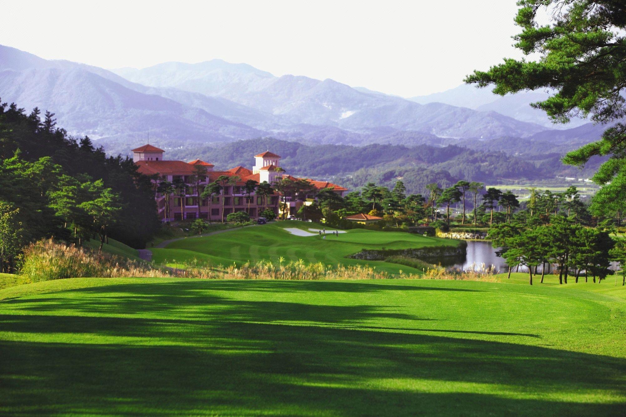 Pinehills Hotel 13/14