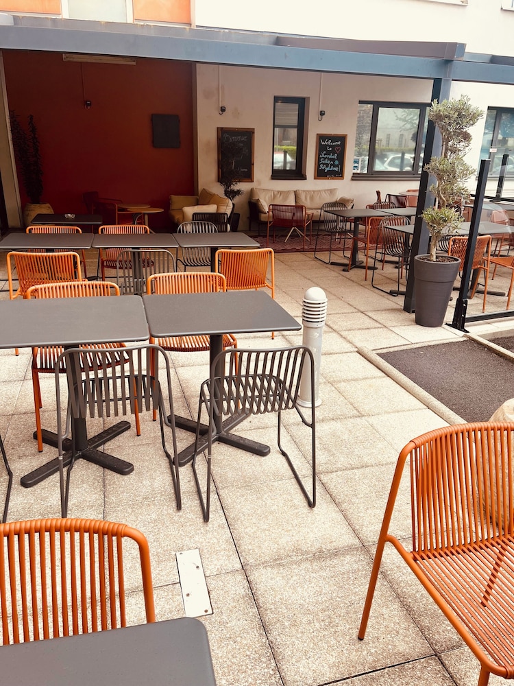 Novotel Suites Clermont Ferrand Polydome 51/72