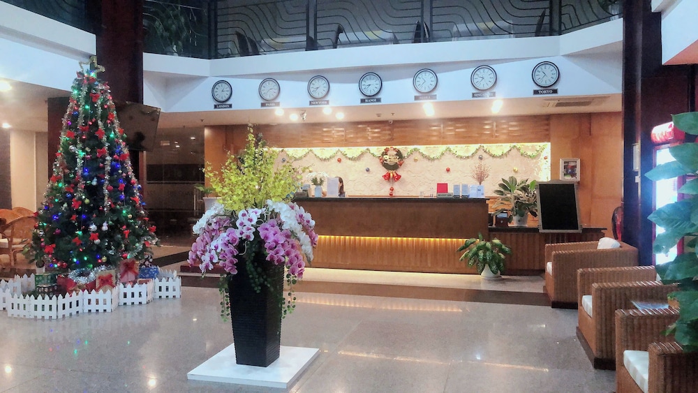 The Coast Hotel 6/47