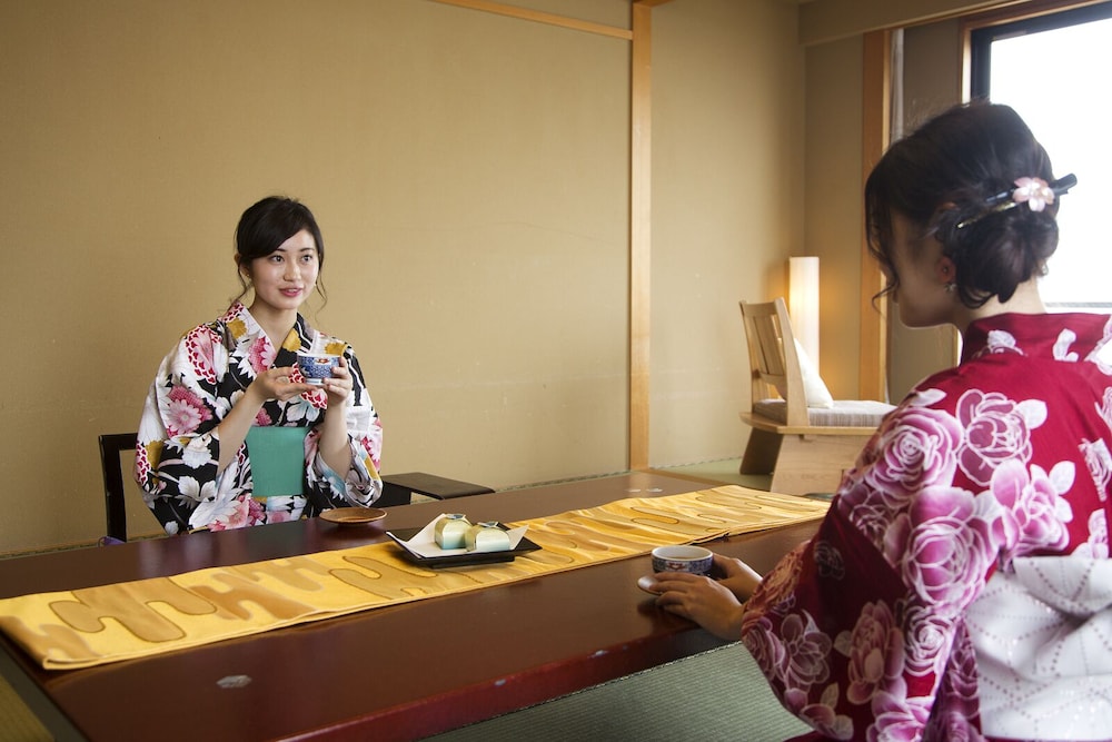Ryugu Hotel 6/68