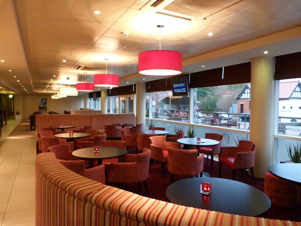 Holiday Inn Express Chester Racecourse 23/34