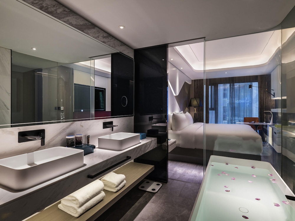 Novotel Yangzhou Slender West Lake 59/60
