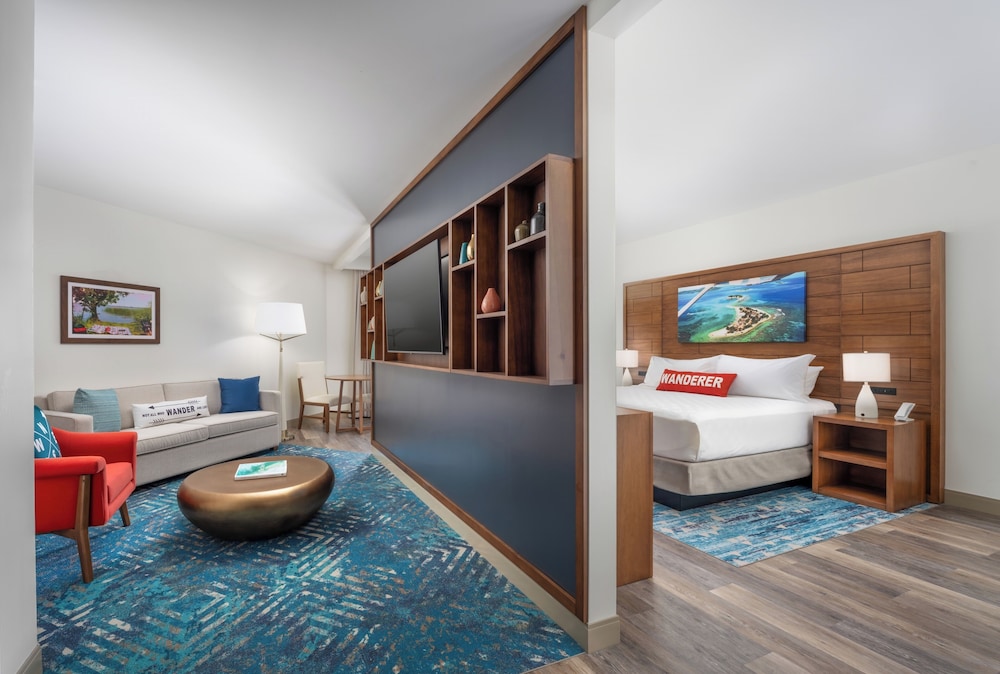 Compass Hotel Beaufort by Margaritaville 19/47