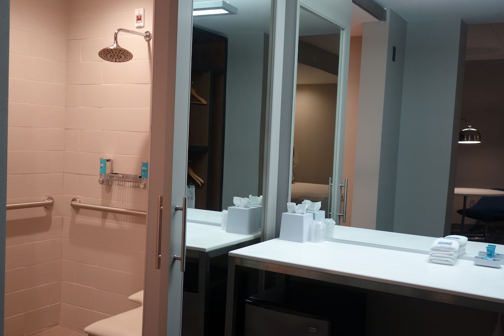 ALOFT RALEIGH DURHAM AIRPORT BRIER CREEK 15/48