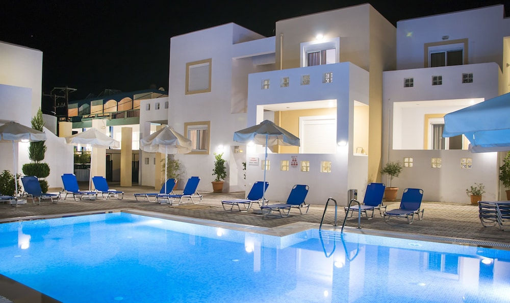 Gennadi Gardens Apartments 20/25