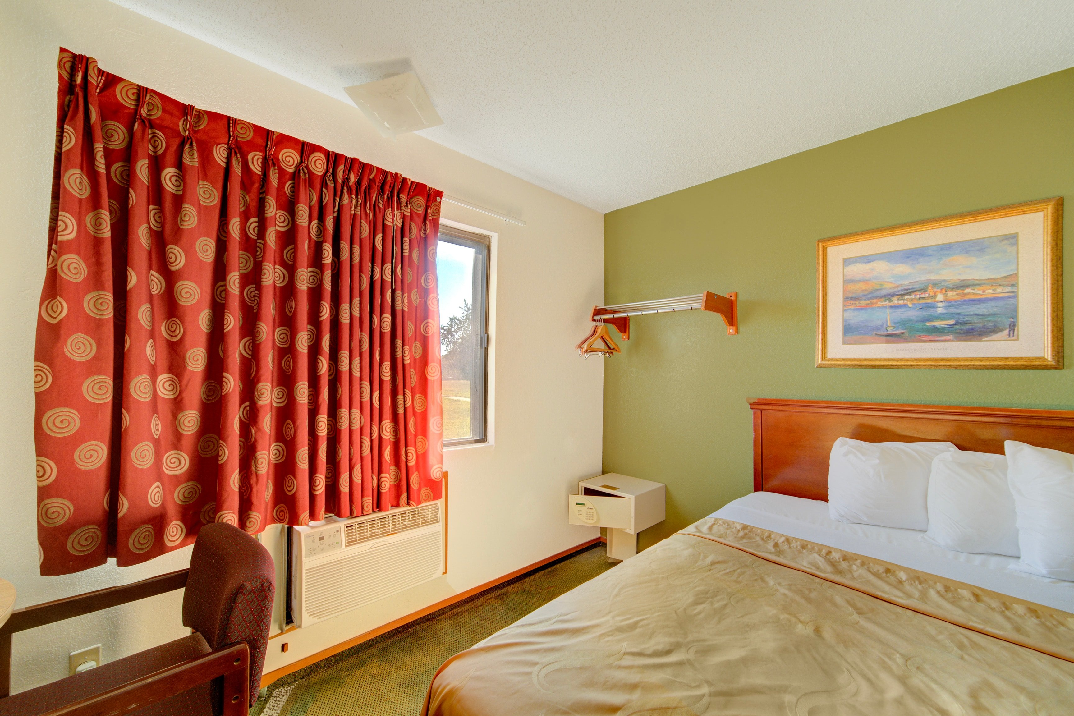 Capital O Amerihost Inn and Suites Kingdom City Hwy 54 MO 18/54