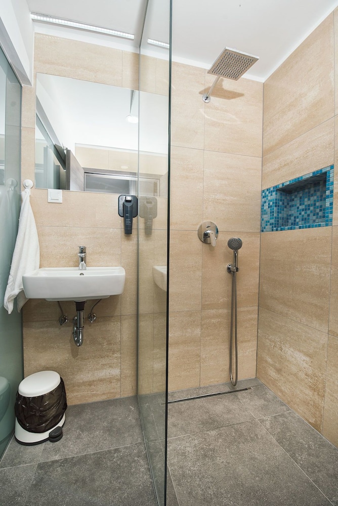 Tia Apartments And Rooms 53/55