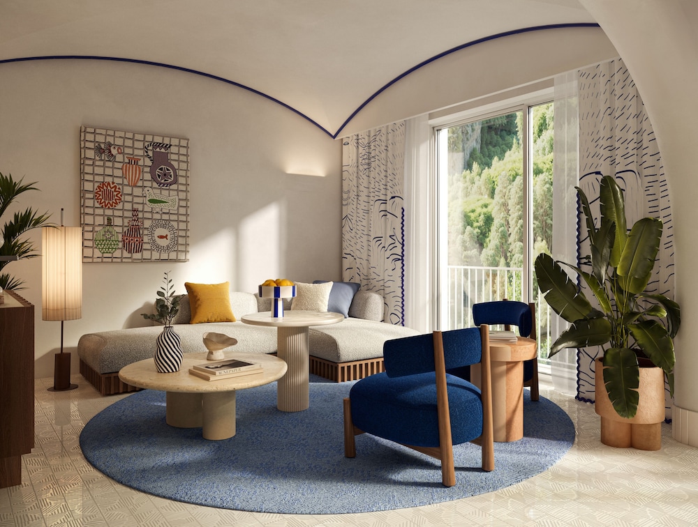 Junior Suite, King Bed, Garden Area