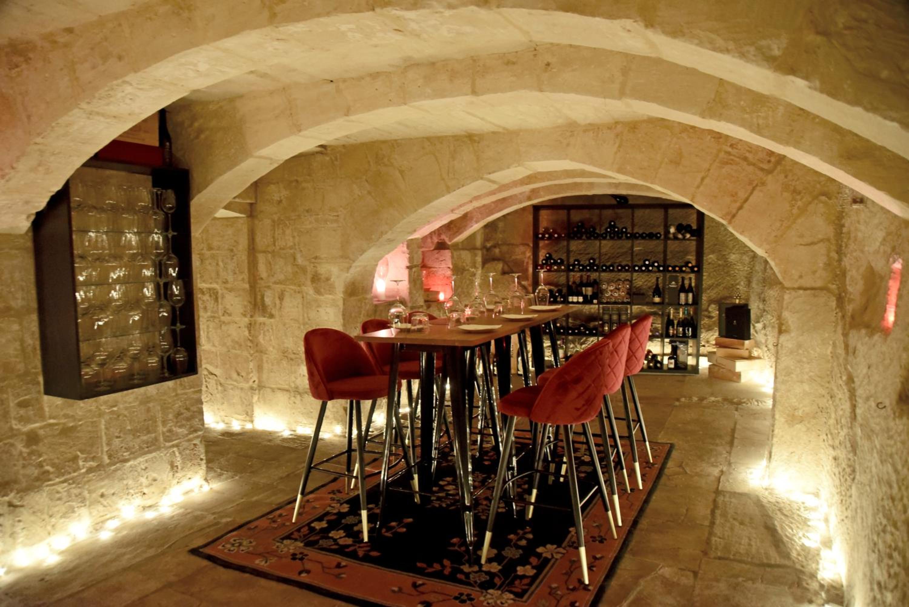 The Lodge 22/24