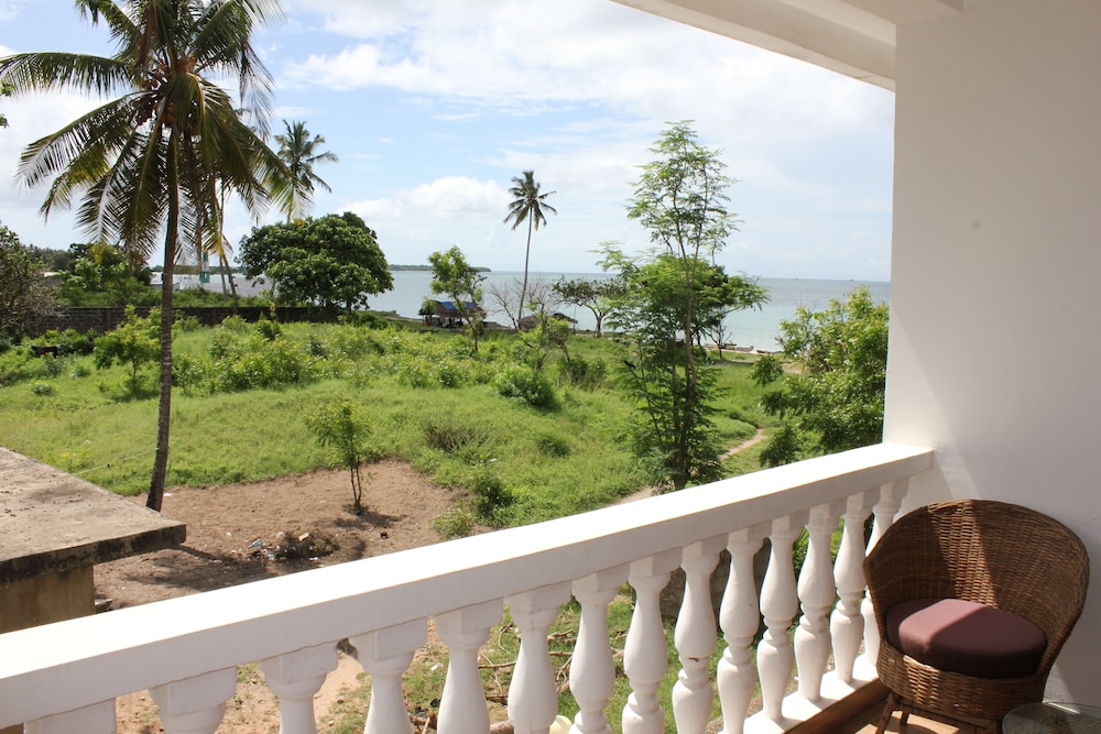 Villa Dahl Beach Resort 42/50