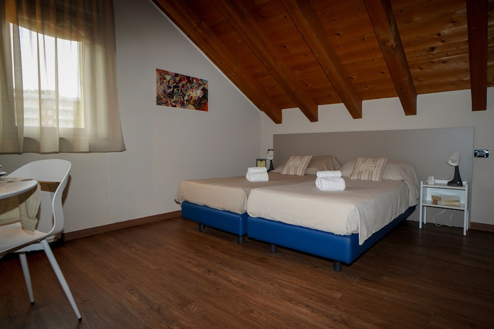 Expo Residence Rho 10/50