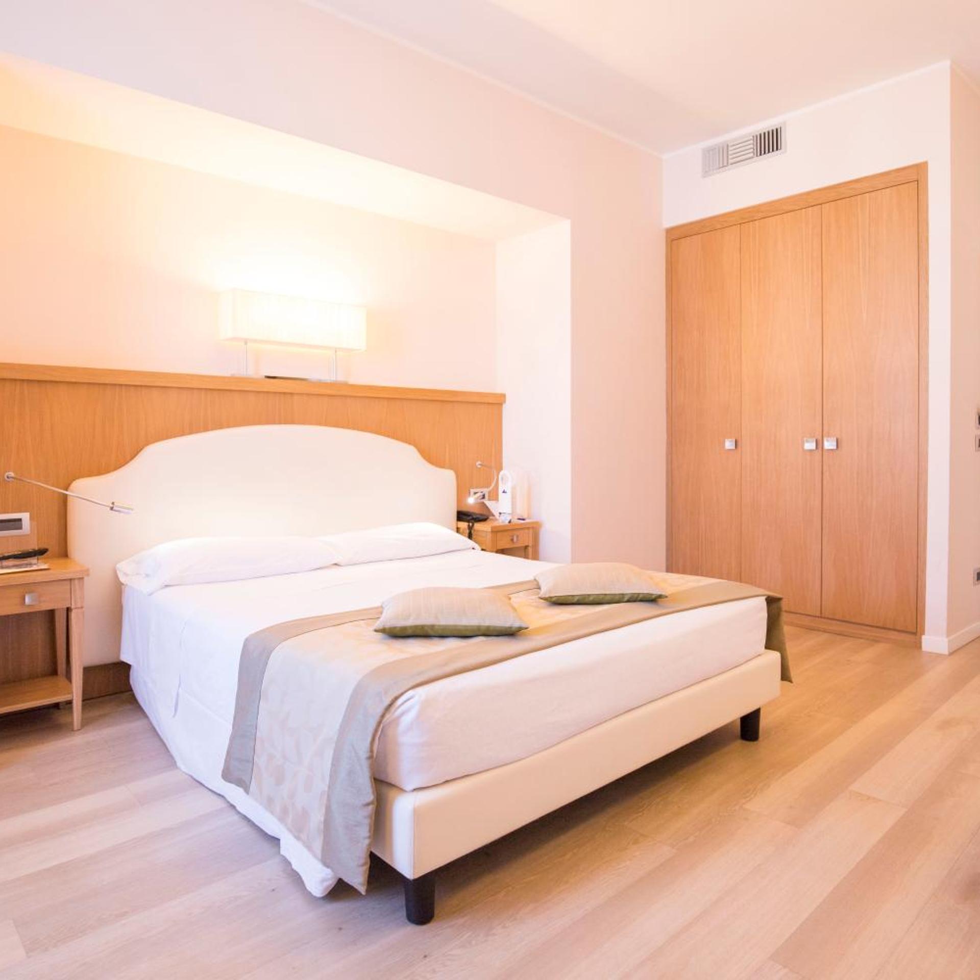 Classic, Double Bed, Large