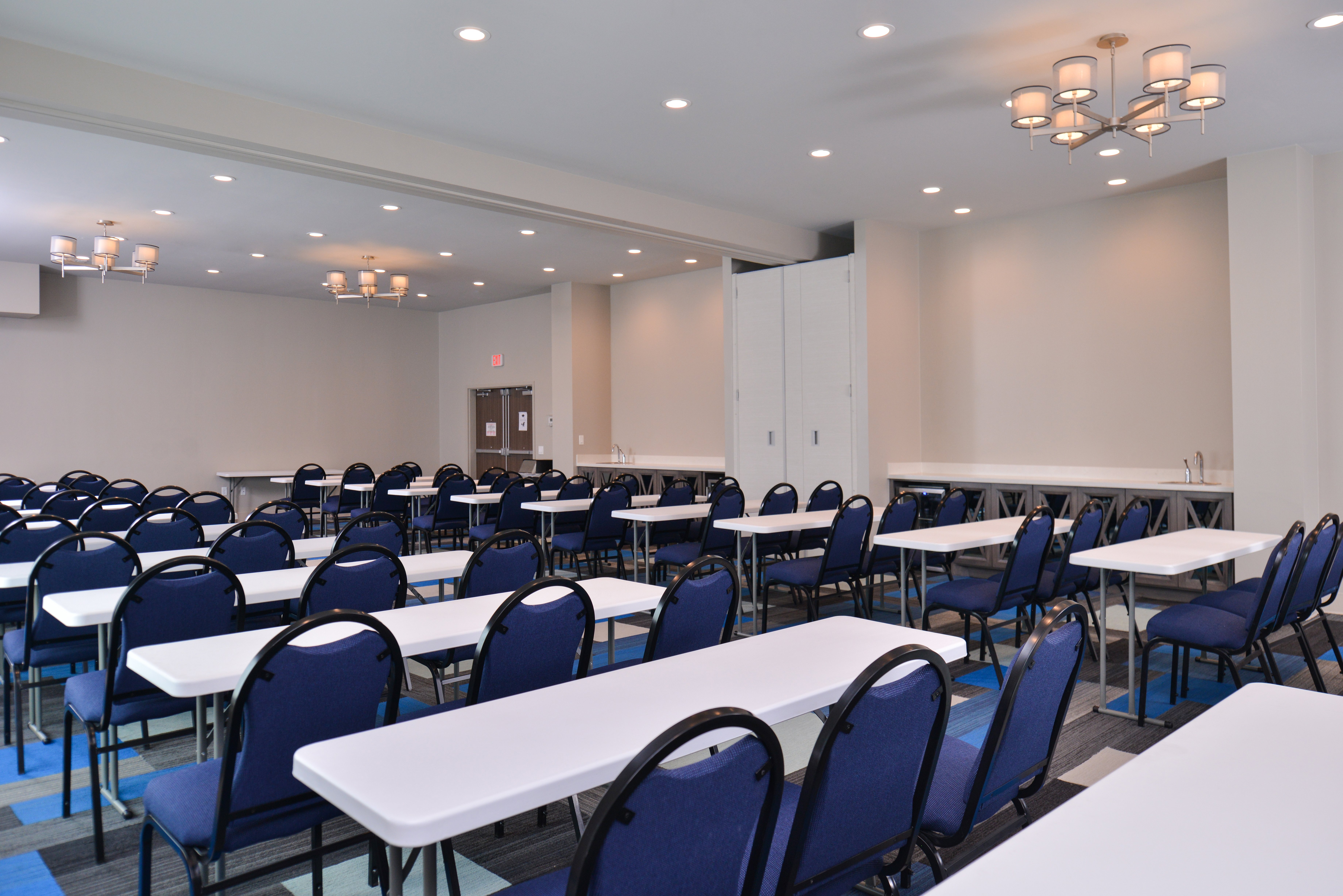 Holiday Inn Express Suites Houston E Pasadena 58/62