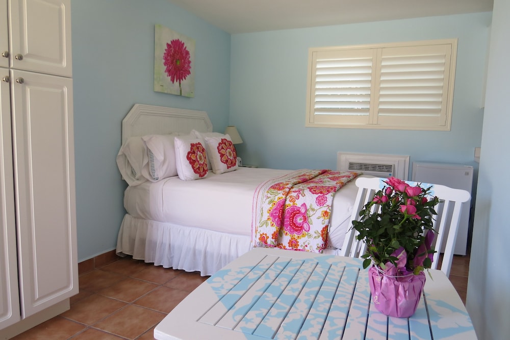 Leucadia Beach Inn 25/52
