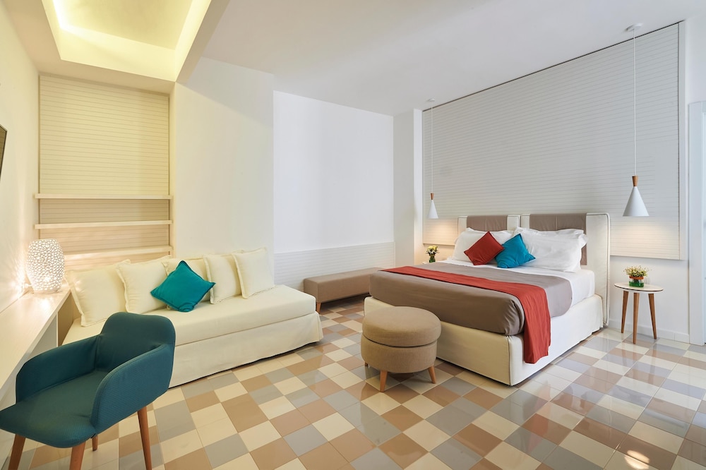 COMFORT, QUADRUPLE