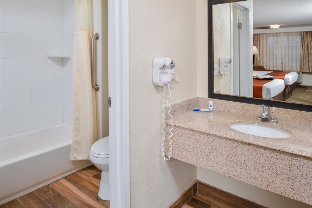 Best Western Of Hartland 8/33