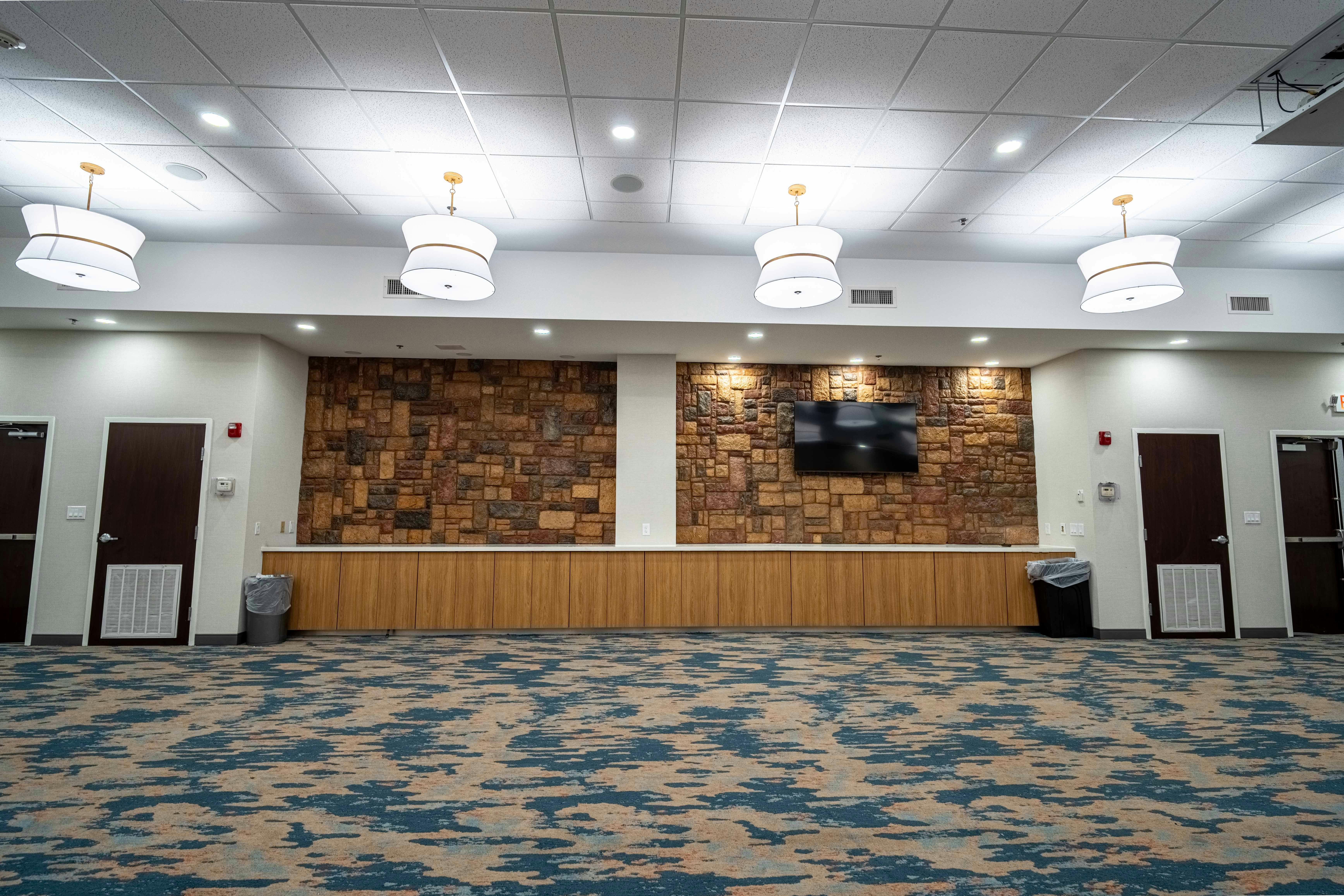 Hampton Inn & Suites Mission 13/54