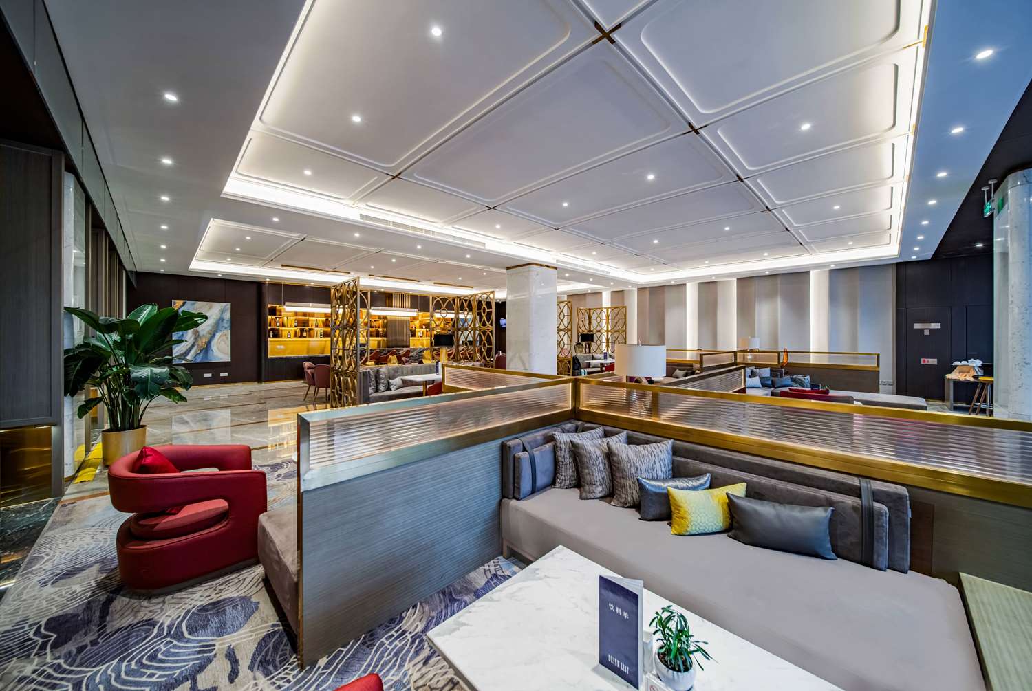 Howard Johnson by Wyndham Paragon Hotel Beijing 12/40